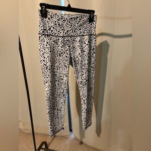 Balance collection Capri white and black spotted leggings